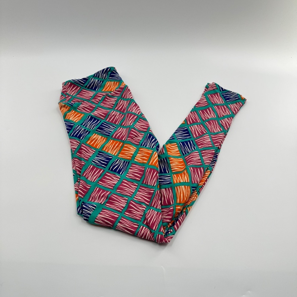 LuLaRoe One Size (OS) Leggings – Buttery Soft Stretchy Printed Leggings